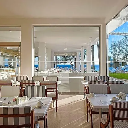 Grecian Sands فندق