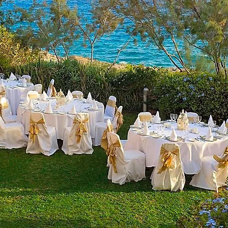 Grecian Sands فندق 4*